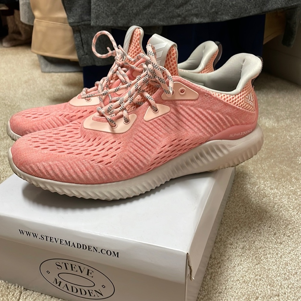 Adidas alphabounce shoe